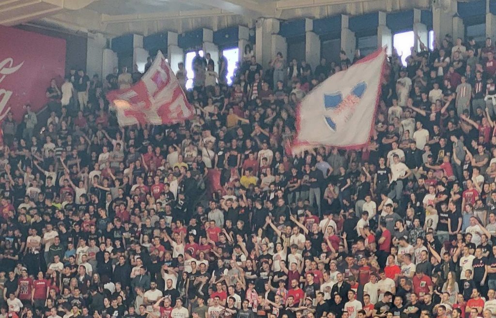 VERNOST NA PRVOM MESTU „Delije“ okupirale „Pionir“! Zvezda nema šanse za Top 8, ali su tribine opet pune (VIDEO)