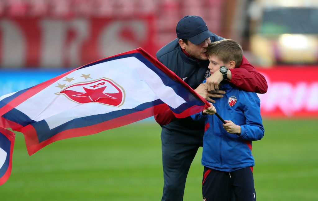 LALATOVIĆ OPLEO PO SUDIJAMA! DA LI SAMO PO NJIMA? Oteto, prokleto! Jeste penal, nije penal, a crveni karton!? (FOTO)