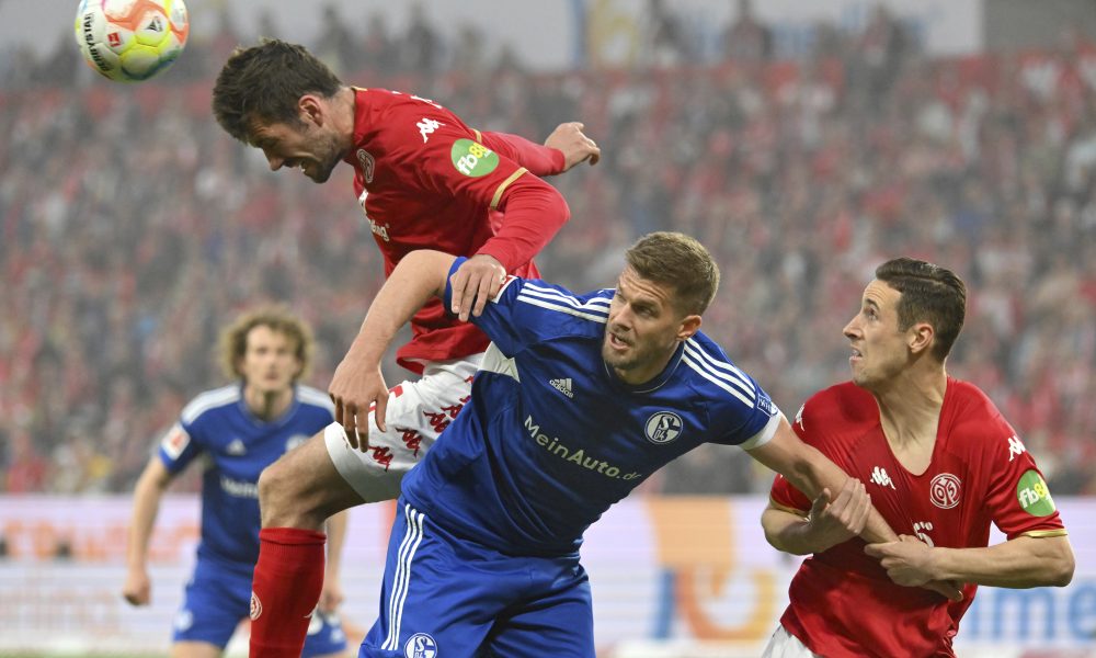 ČUDO U MAJNCU Šalke slavio golom u 100. minutu iz penala! Pobeda vredna opstanka u ligi (VIDEO)