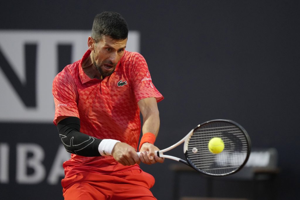 RAZLJUTIO SE Đoković krči put ka završnici turnira! Volšebno izgubio set, pa „poludeo“ (VIDEO)