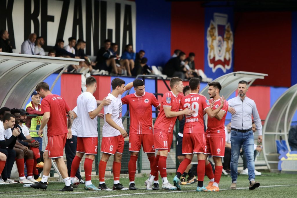 PRVA LIGA Kanonada „traktorista“ za kraj istorijske sezone, kiša golova i u plej-aut zoni (VIDEO)