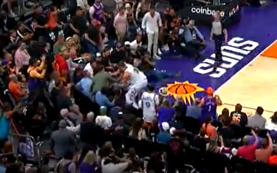 NEPRAVDA Jokić odgurnuo vlasnika Sansa koji nije hteo da mu da loptu! Sudije šokirale Srbina (VIDEO)