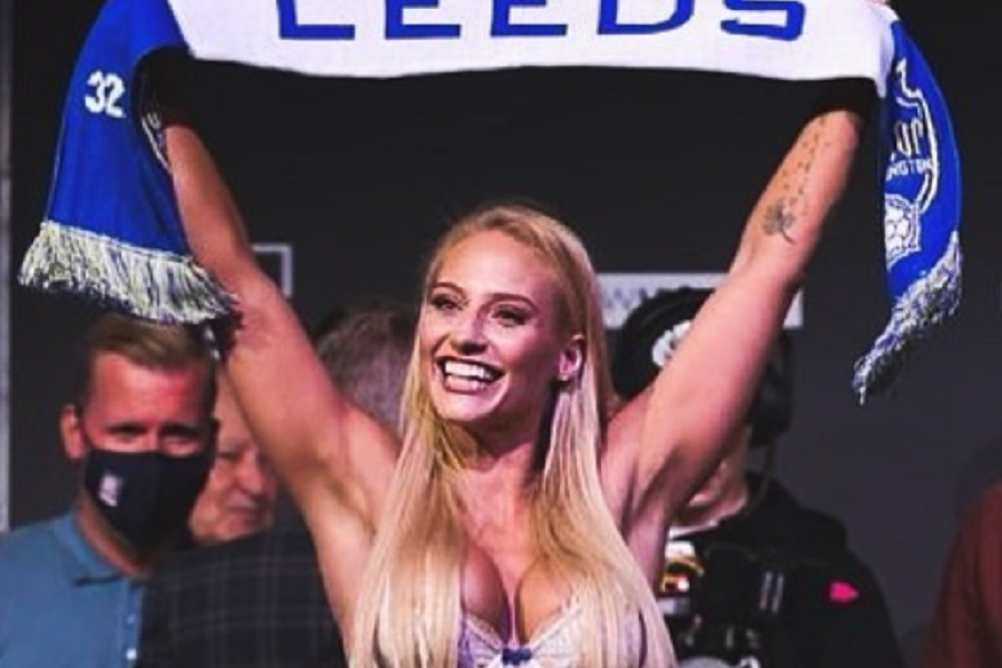 HAJDE SAD DA NE OSTANU! Momci, izborite opstanak u Premijer ligi i baciću vam svoje grudi! (FOTO)