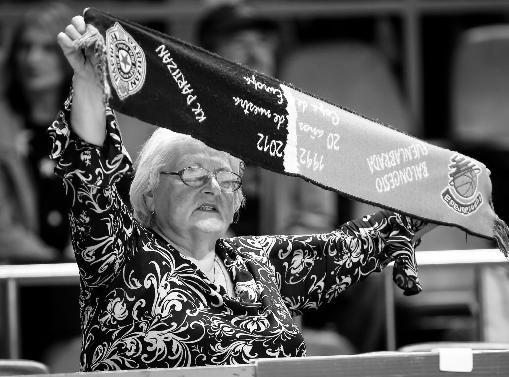 SUZE NA OČI Milka Džikić pre smrti donirala novac Partizanu