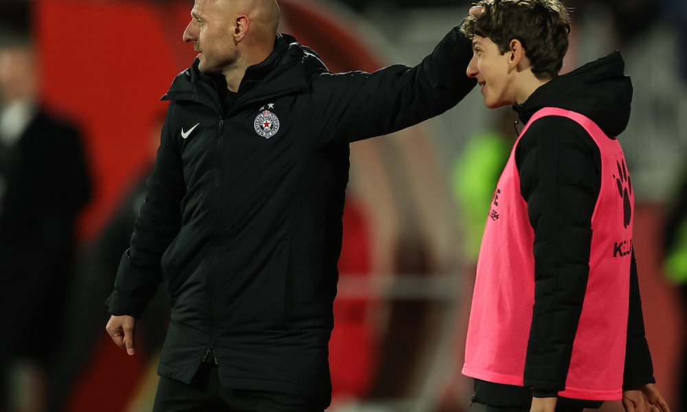 DERBI U NOVOM SADU Batak eksperimentiše, Partizan se ne predaje! Duljaj dao šansu talentovanom štoperu (SASTAVI)