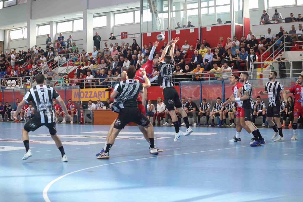 PREDIGRA ZA FINALE Najbolji sudijski par odbio da deli pravdu na meču Partizan – Vojvodina!