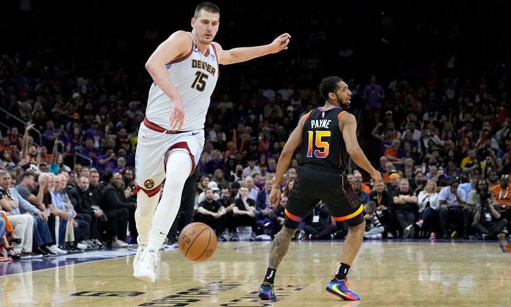 NIJE MOGAO SAM Jokić upisao novi tripl-dabl, ali je Feniks smanjio