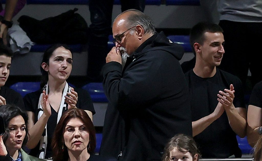 OD OVOGA DUŠA BOLI Džikić došao do majčinog mesta u „Pioniru“ i odmah otišao! Gest koji tera suze na lice (VIDEO)