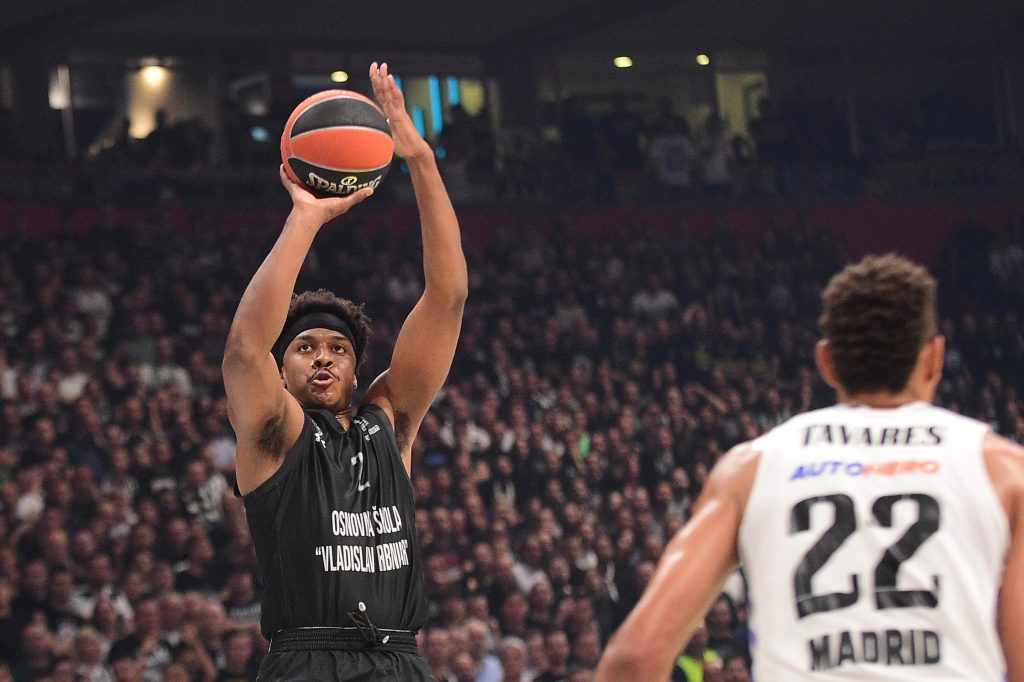 MOĆNI LEDEJ Ovako nešto u plej-ofu Evrolige nije viđeno 18 godina! Partizanov igrač u stilu legendarnog Argentinca (VIDEO)