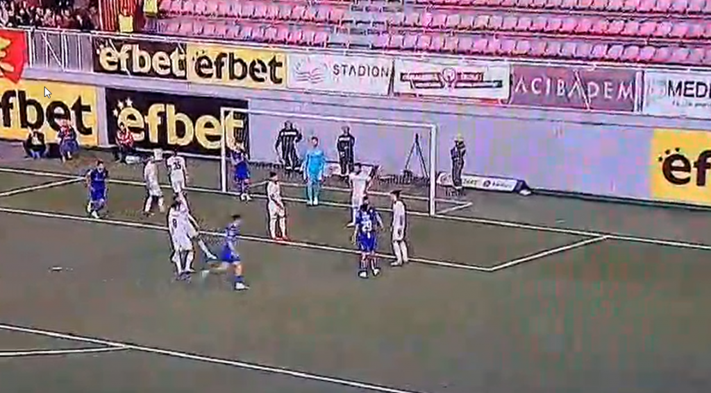 SJAJNO OTVARANJE UTAKMICE Zvezde povela golom Pešića, napadač nije slavio pogodak (VIDEO)