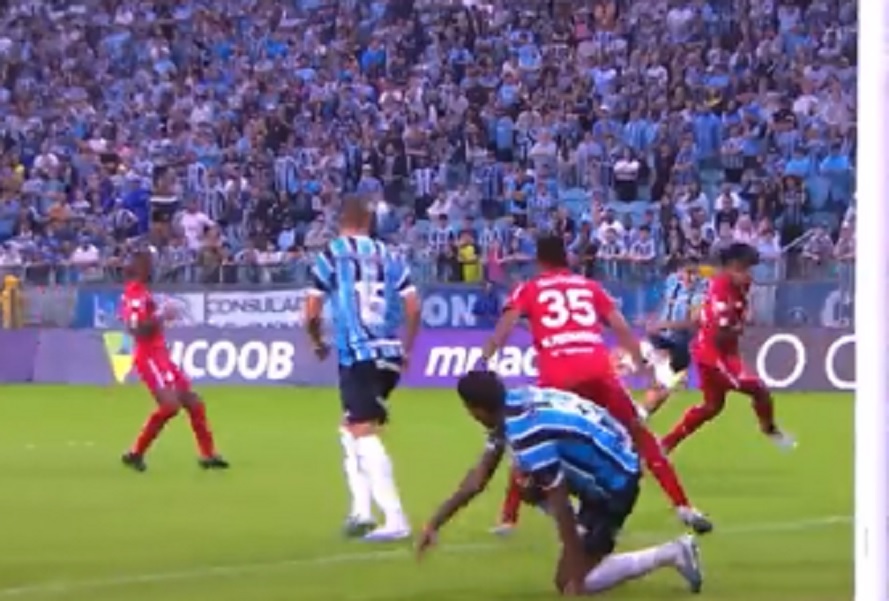 MAJSTOR OSTAJE MAJSTOR Urugvajac golčinom zaludeo Brazilce (VIDEO)