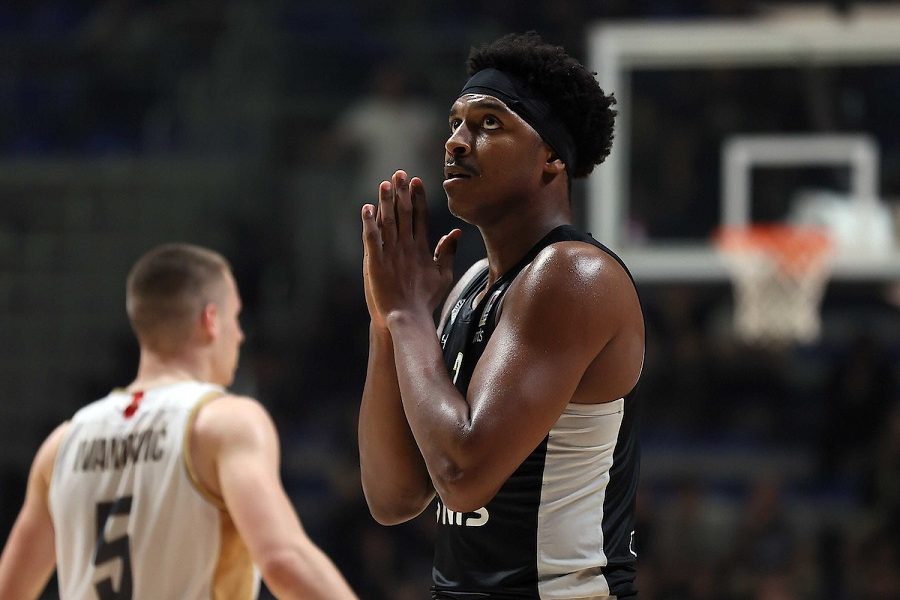 KAKAV PAD Partizan protiv „studenata“ ispalio 60 trojki, učinak očajan… Posebno brinu dva aduta