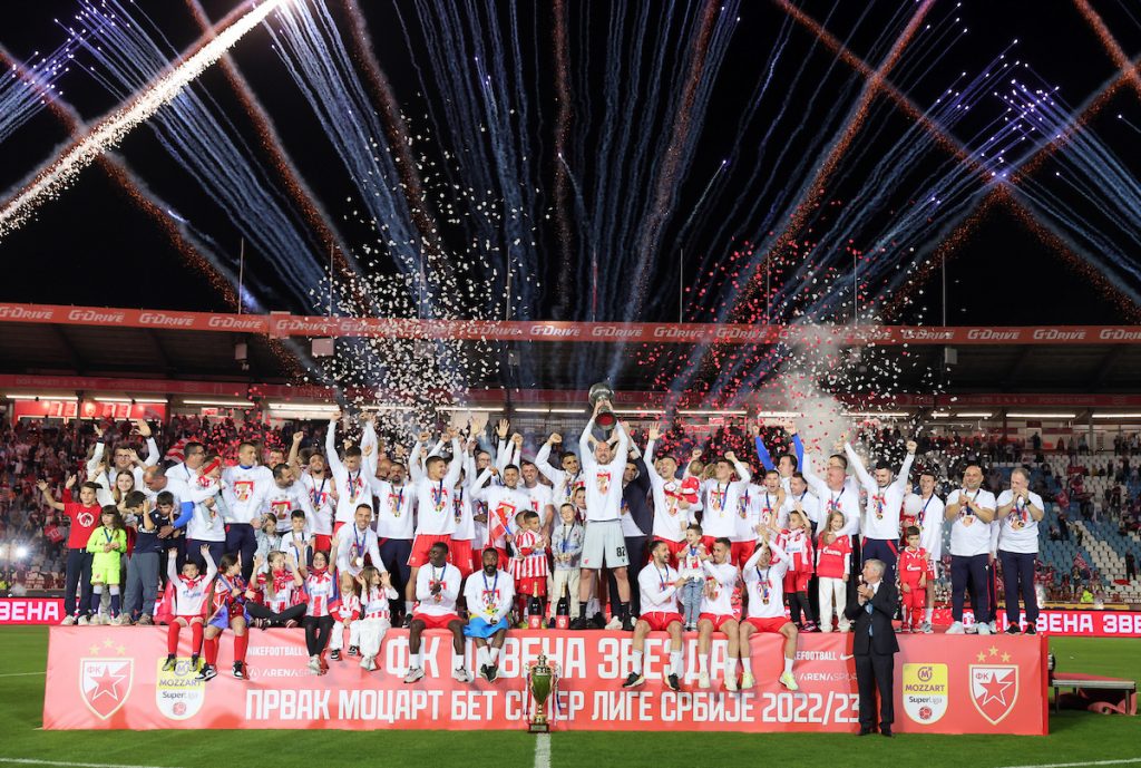 „NEKA VEČERAS SVAKO ZNA“ Zvezda je zvanično šampion Srbije za sezonu 2022/2023! (FOTOGALERIJA)