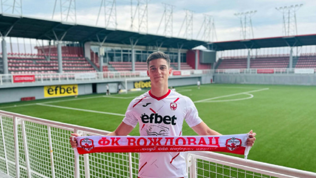 OTIŠAO U KOMŠILUK Zvezda pustila mladog igrača u Voždovac, 50 posto dobija od sledeće prodaje (FOTO)