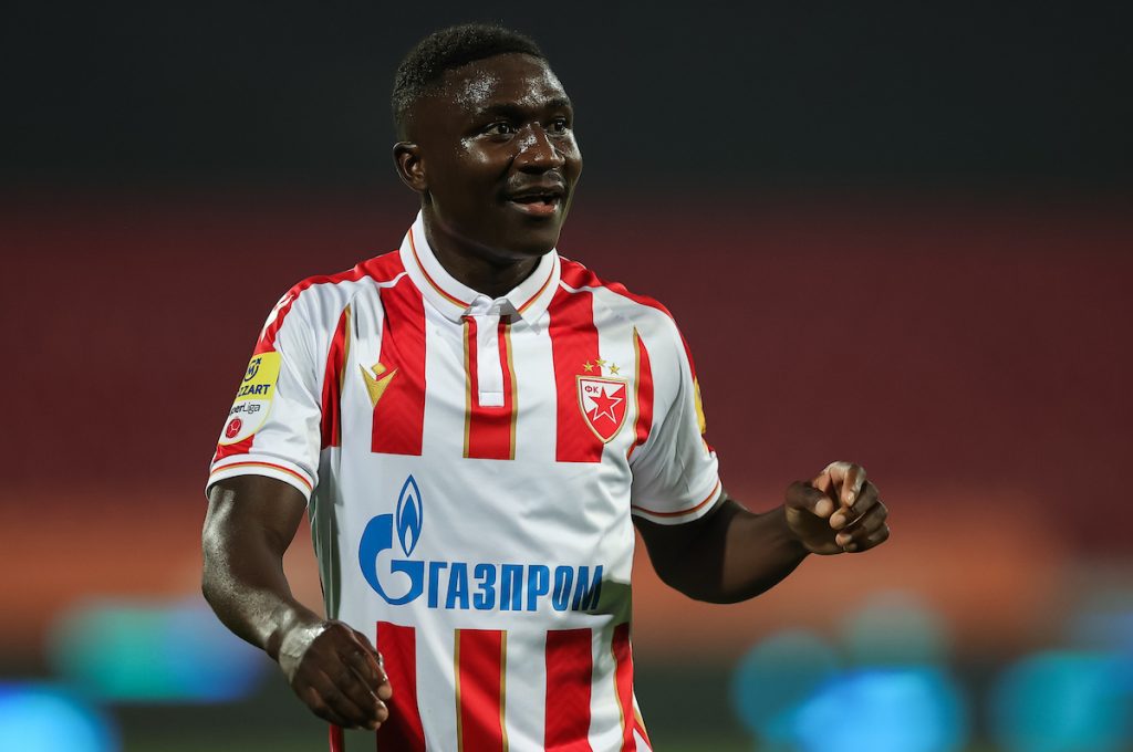 USKORO KOLEGE Ovom tandemu se raduju na „Marakani“! Budući igrač Zvezde gledao Kangvu kako „zabija“ (VIDEO)