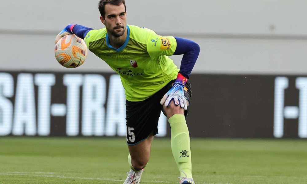 BURA U CRNOJ GORI Golman Vojvodine neće braniti za „sokolove“, kriva je trobojka na rukavicama