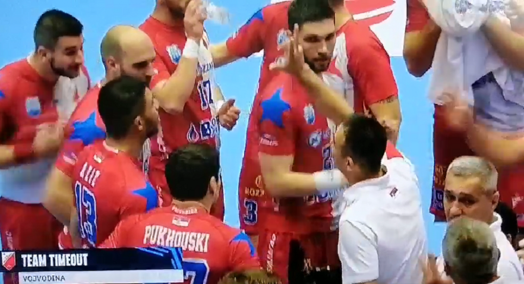 TAJM-AUT ZA UDŽBENIKE Pogledajte šta je trener Rojević rekao igračima iako je bilo jasno da je Voša osvojila evro trofej! (VIDEO)