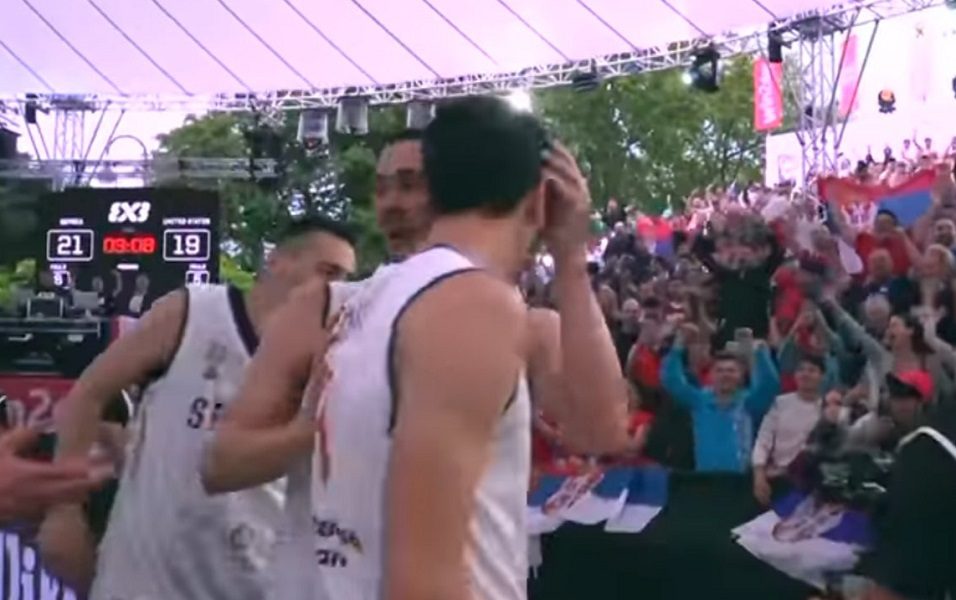 „NEMA MESTA NA JASTUKU“ Pogledajte odlučujuće poene u velikom finalu i ludo slavlje u Beču (VIDEO)