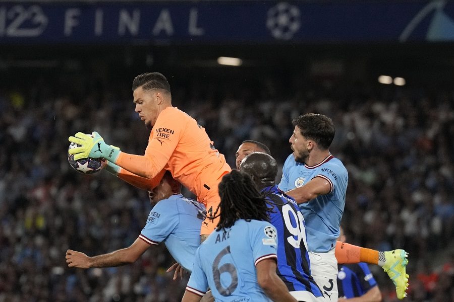 JUNAK VEČERI Ederson čudesnim odbranama sačuvao krunu „građanima“! (VIDEO)