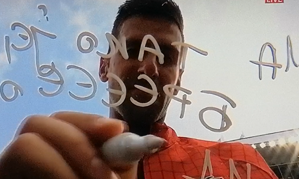 Evo šta je Nole poručio celom svetu…i to ćirilicom! (VIDEO)