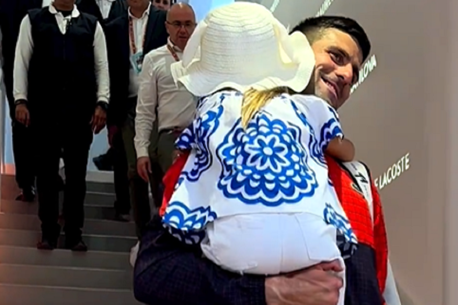 NOVAK SA DECOM U ZAGRLJAJU: Oni mi daju pozitivnu energiju, mir i spokoj!