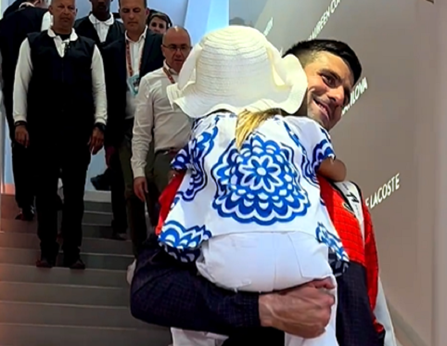 NOVAK SA DECOM U ZAGRLJAJU: Oni mi daju pozitivnu energiju, mir i spokoj!