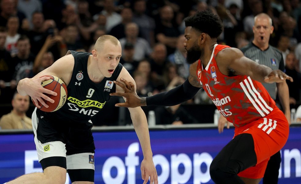 FORMA KARIJERE Partizanov centar igra sjajno u finalu! Smailagić: I mene je kiša iznenadila! (VIDEO)