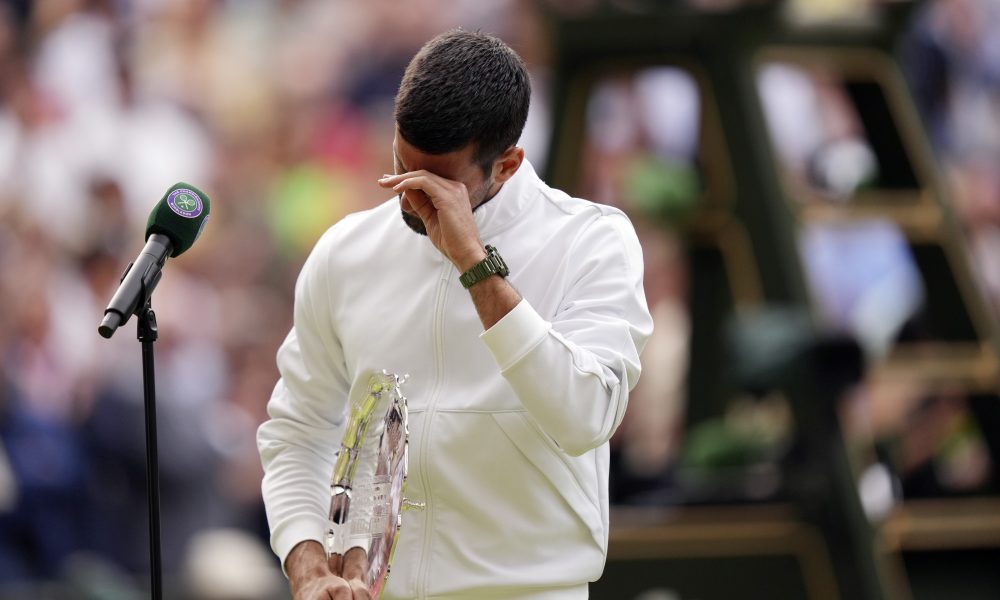 NOVAK U SUZAMA Đoković se rasplakao na Centralnom terenu! Kada ga je ugledao, odmah se slomio… (VIDEO)