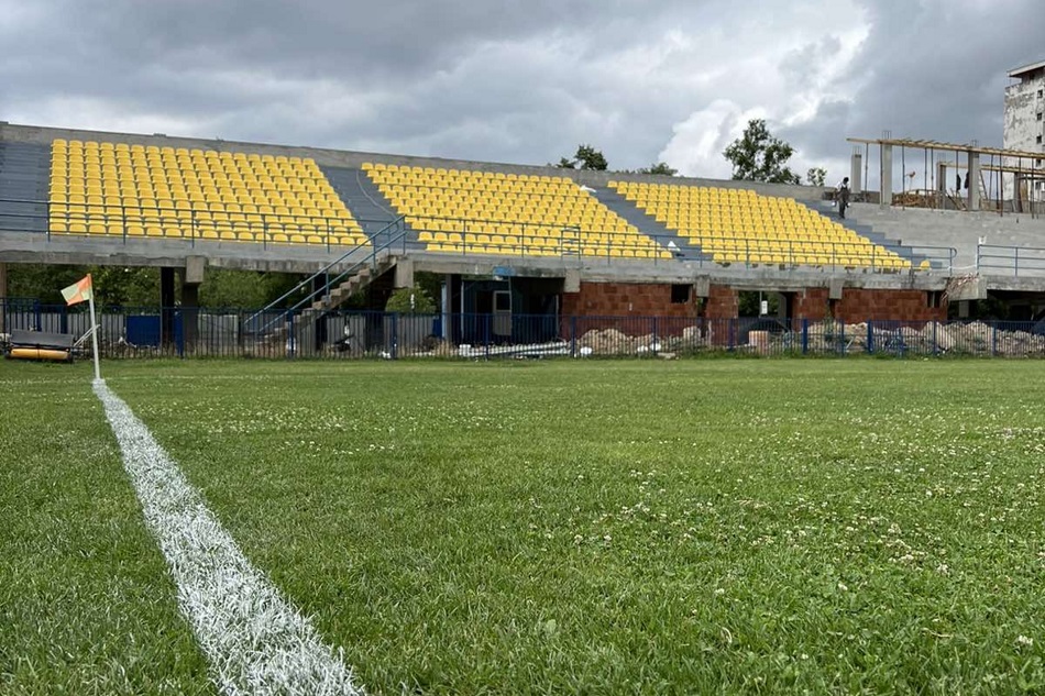 RADNO NA DETELINARI Sređuje se stadion, „kanarinci“ doveli kvartet pojačanja
