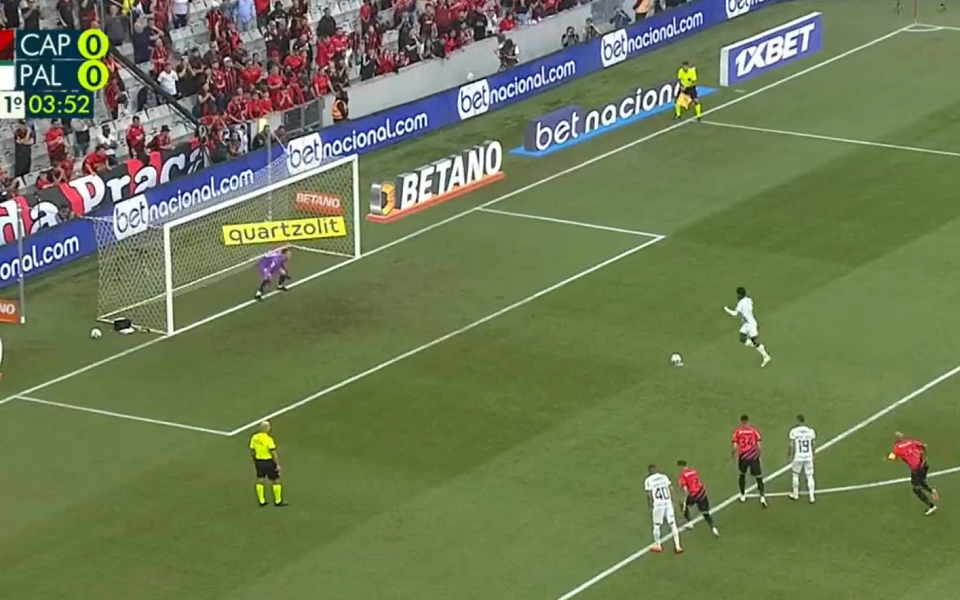 U REALU SE HVATAJU ZA GLAVU? Platiće ga 60 miliona evra, a on amaterski šutirao penal… (VIDEO)