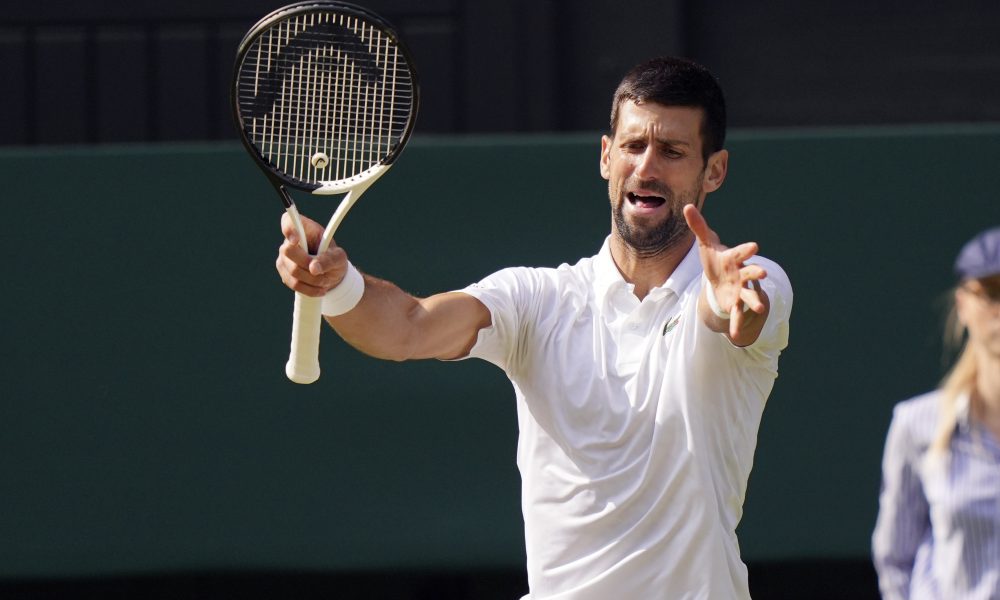 KRAJ DOMINACIJE Alkaraz ukrao Novaku pehar Vimbldona i ostao na prvom mestu (VIDEO)