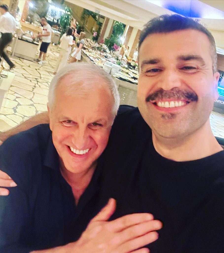 ŽELJKO JE ZA TURČINA ČLAN PORODICE Obradović u zagrljaju novog trenera Efesa (FOTO)