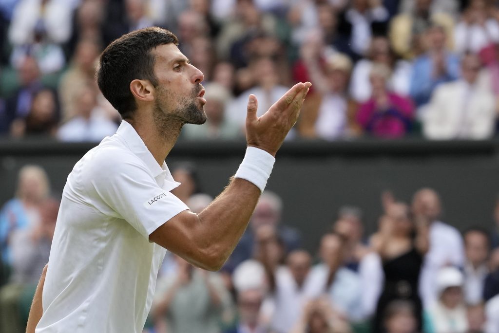 VELIKI POVRATAK Novak izjednačio i poslao poljubac nekulturnoj publici! Drama dostiže vrhunac