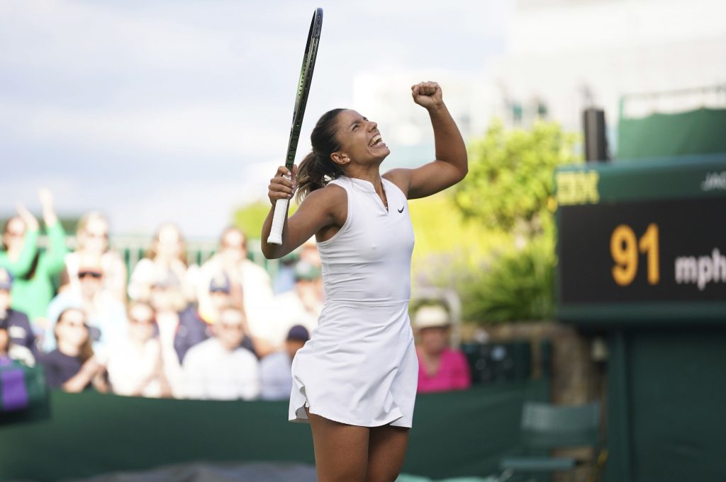 BAJKA SE NASTAVLJA Natalija Stevanović u trećem kolu Vimbldona! (VIDEO)