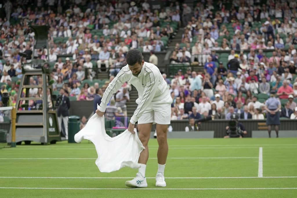 VIMBLDON Đoković ubedljivo počeo napad na osmu krunu na londonskoj travi