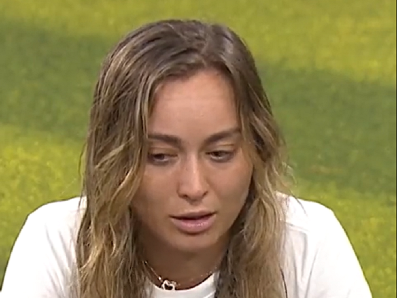 HIT SCENA Novinar teniserki čestitao pobedu, a ona predala meč zbog povrede (VIDEO)