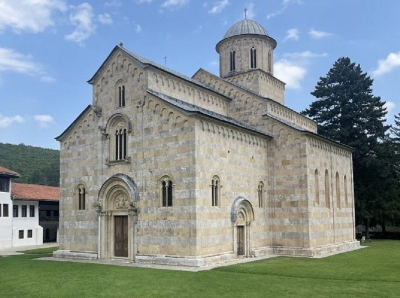 Crvena zvezda uručila donacije manastirima na Kosovu i Metohiji