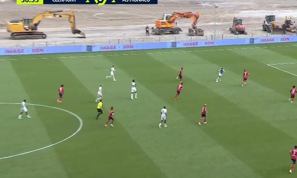 FUDBALSKI STADION ILI GRADILIŠTE Gde to igraju Klermon i Monako? Okruženi su bagerima