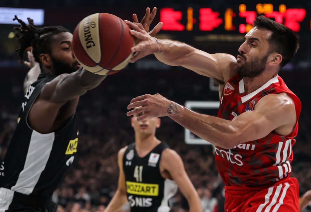 KOJE SU NAJVEĆE „BOMBE“ EVROLIGE OVOG LETA Nema nijednog pojačanja Zvezde, Mirotić ni u top 3, samo jedan Srbin na listi…