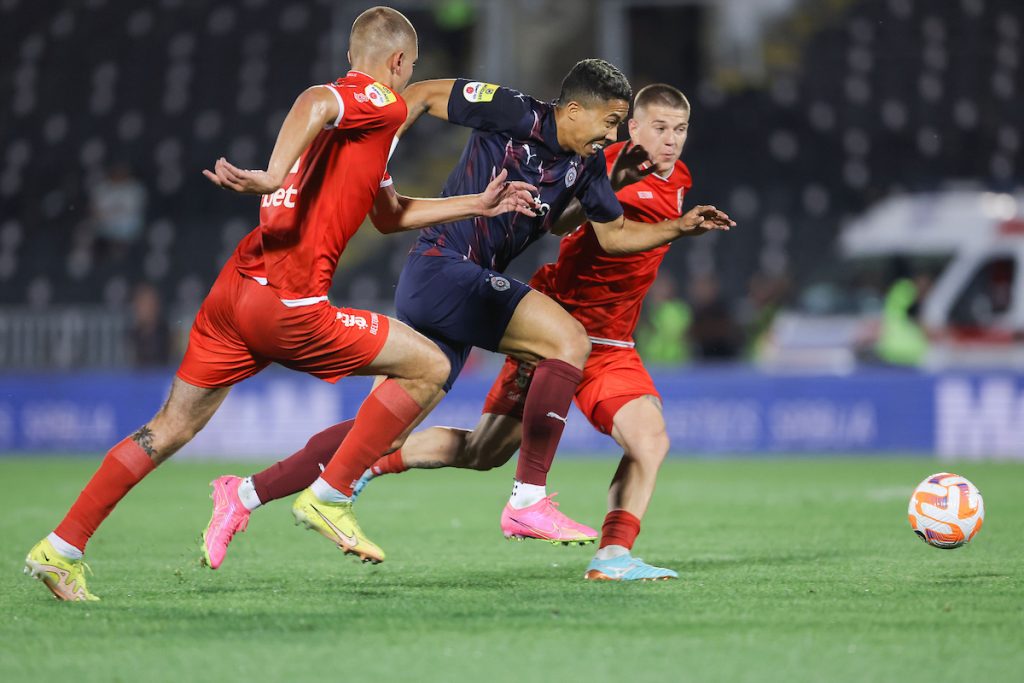 NIJEDNA NIJE HTELA U GOL Partizanov Brazilac će iz ovog košmara morati da izađe do četvrtka (VIDEO)