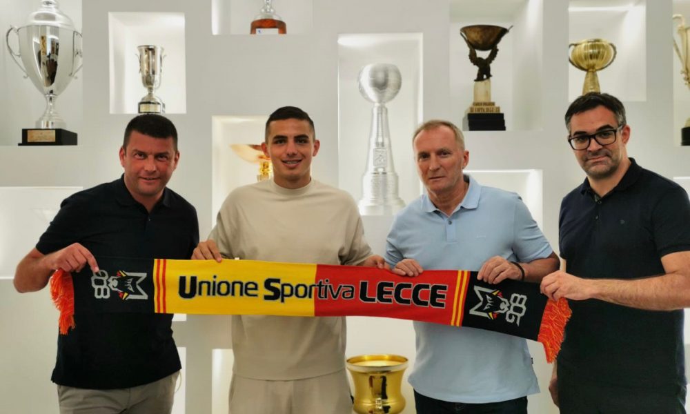 PRATE GA MANČESTER I INTER, A… Nekadašnji napadač Crvene zvezde hitno prodaje auto preko društvenih mreža, evo koji je model i godiše (FOTO)