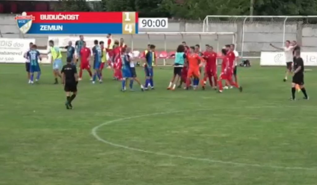 MAKLJAŽA U DOBANOVCIMA Sevale pesnice na kraju utakmice u Srpskoj ligi Beograd, Zemunci ubedljivo slavili! (FOTO/VIDEO)