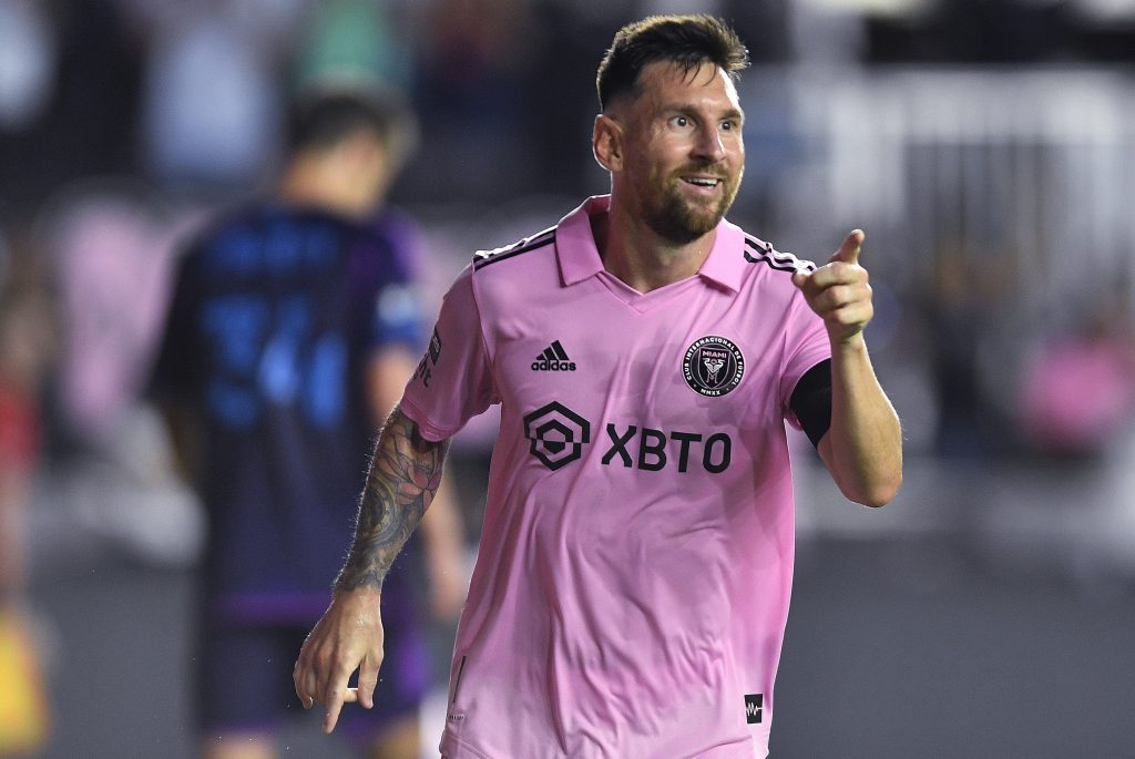 MOŽE LI IKO DA GA ZAUSTAVI? Mesi se igra sa Amerikancima – osmi gol na pet utakmica! (VIDEO)