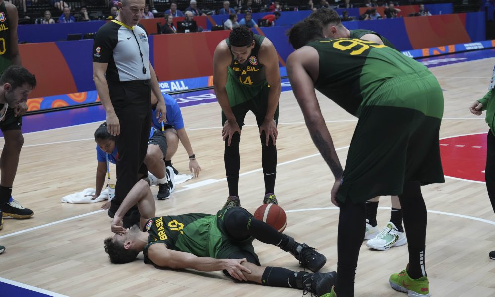 DVORANA ZANEMELA Brazil lako pobedio, ali platio visoku cenu! Jedan od najboljih igrača teško povređen (VIDEO)