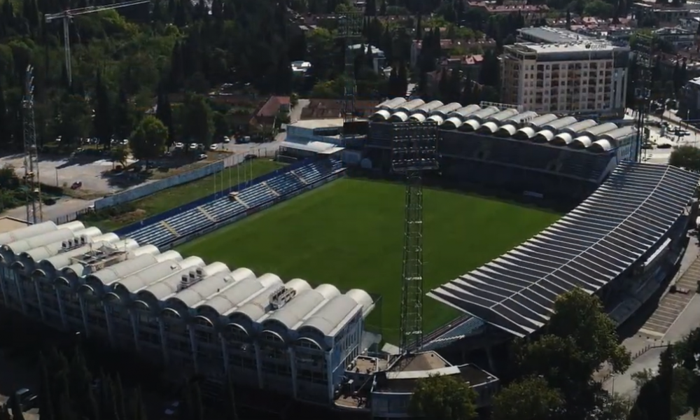 HAOS POD GORICOM Da li smo ikada videli ovako nešto? Sutjeska osvojila bod u derbiju, a onda je golman Budućnosti nokautirao svog saigrača (VIDEO)