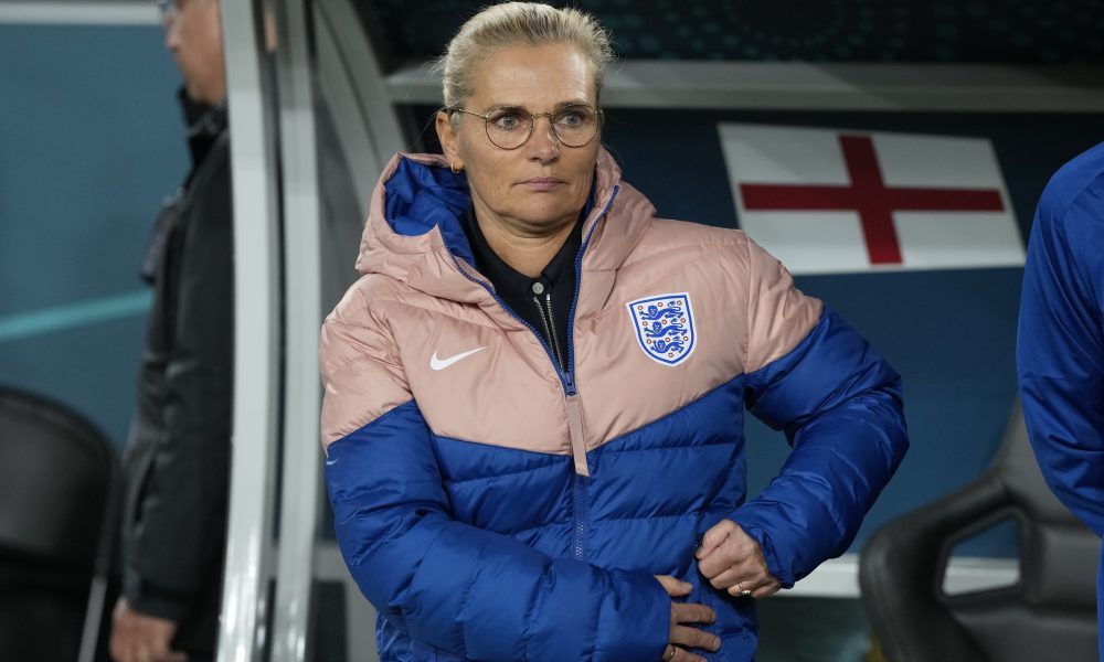 DA LI ĆE ENGLEZI PONOVO DA ISPIŠU ISTORIJU? Među kandidatima za selektora je i jedna dama!