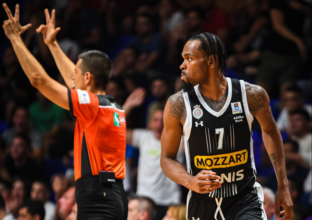 PANTER „REŠETA“ Kakva trojka u poslednjoj sekundi! Da li ovo može da preokrene meč u korist Partizana? (VIDEO)