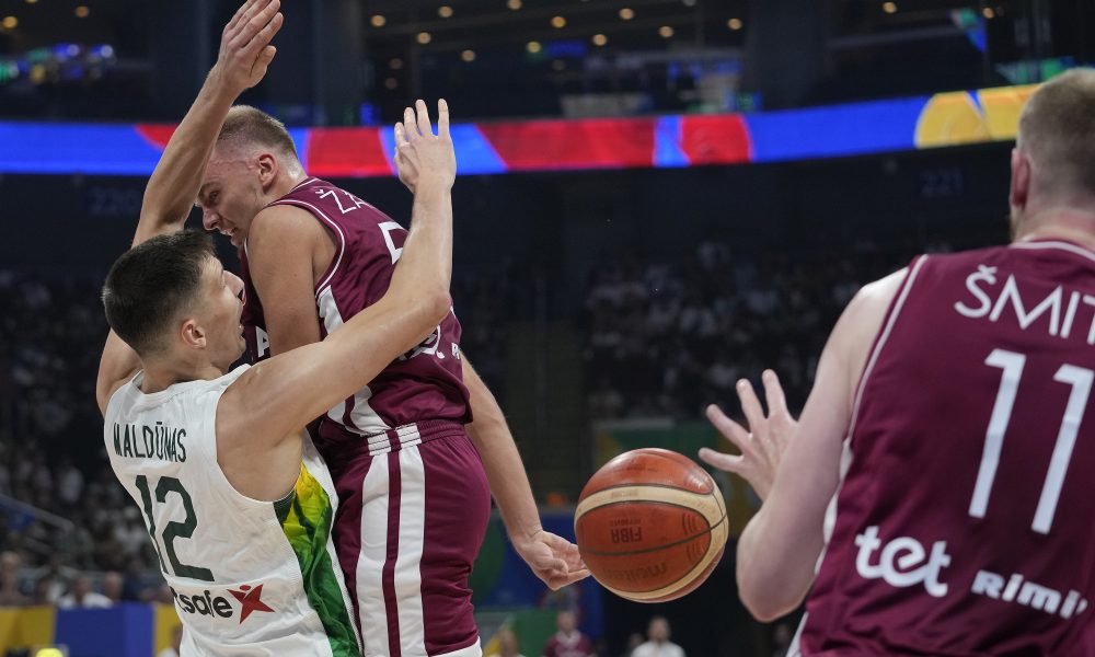 ZVEZDA JE ROĐENA „Grobari“ zovu letonskog plejmejkera u Partizan, a on još jednom oduševio na Mundobasketu!
