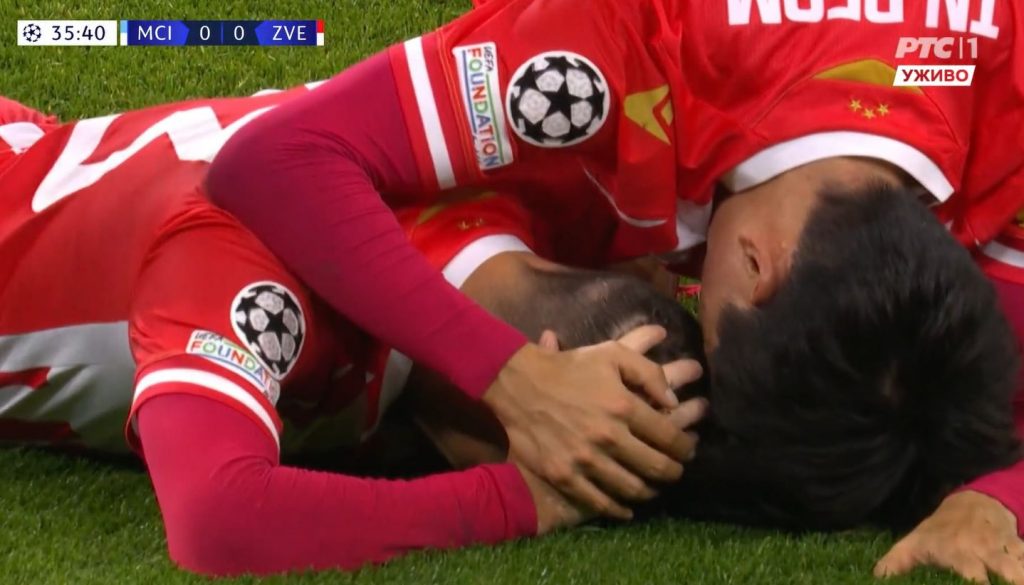 KAKAV TEMPERAMENT?! Pogledajte kako je Hvang bodrio nokautiranog Mijailovića (VIDEO)