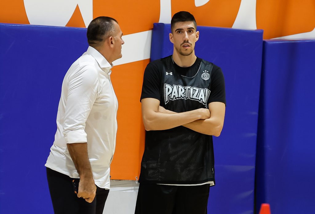Nije uspeo u Partizanu, ali Crnogorac potpisuje za bivšeg prvaka Evrope